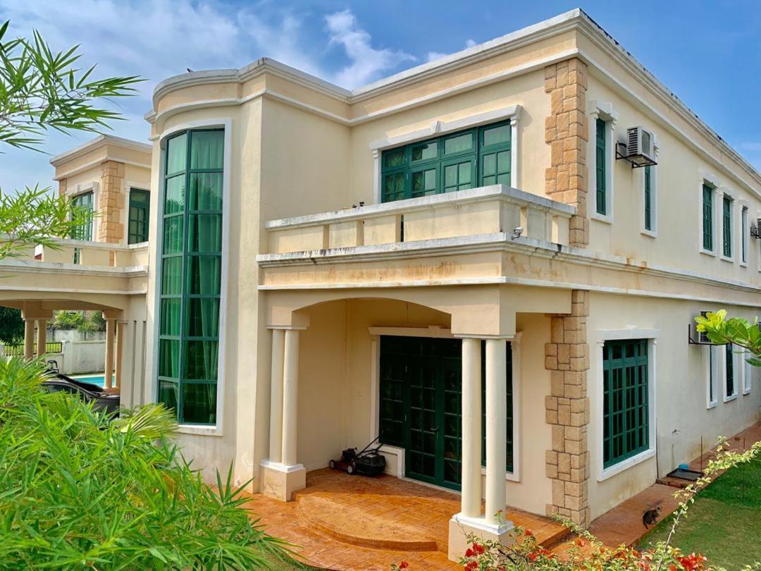 Villa Shamir Sepang Exterior photo