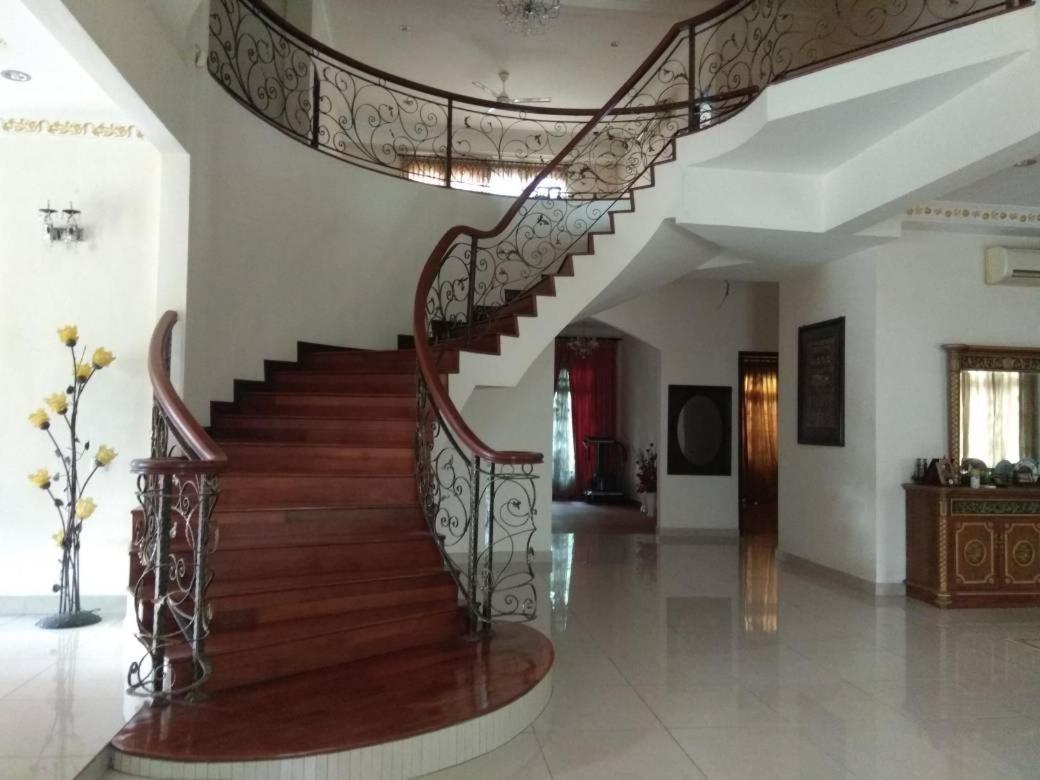 Villa Shamir Sepang Exterior photo