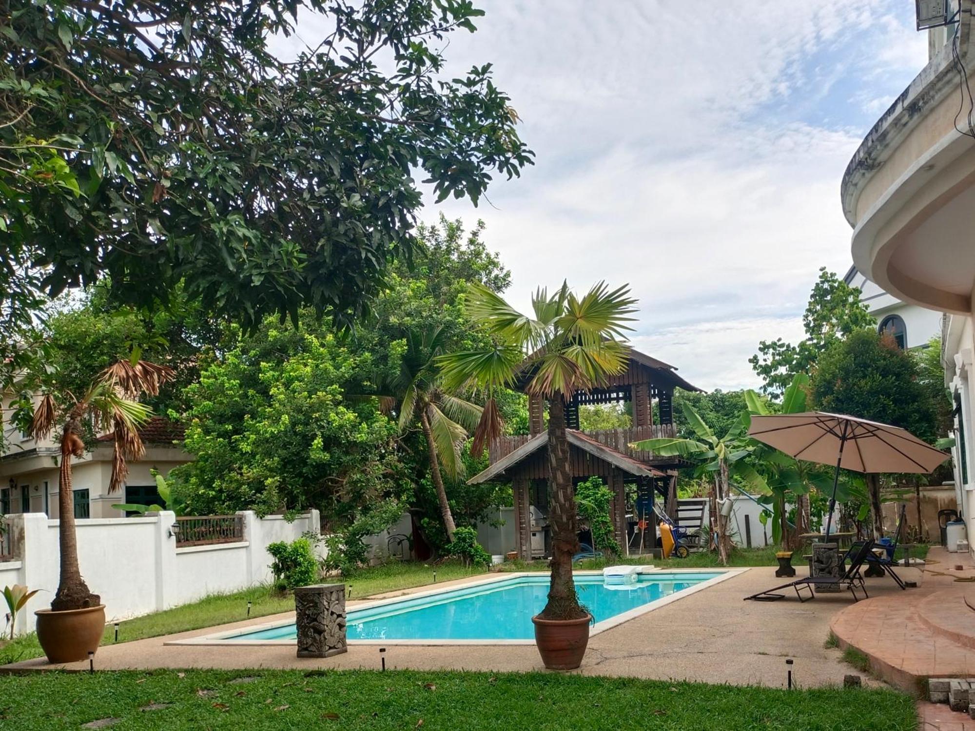 Villa Shamir Sepang Exterior photo